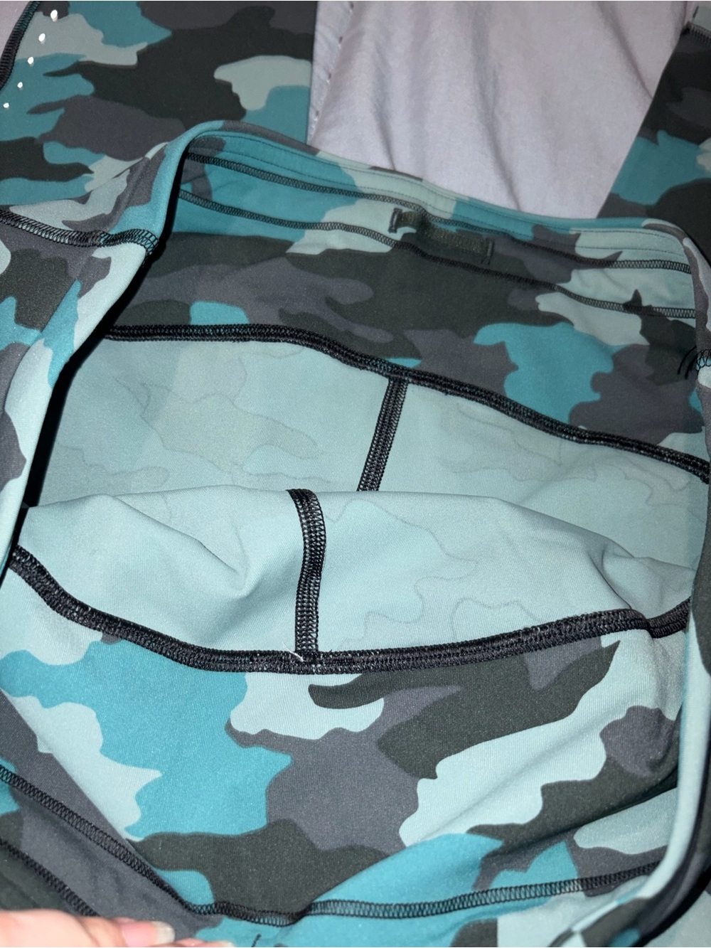NWOT Lululemon size 14 camo leggings - Picture 3 of 5